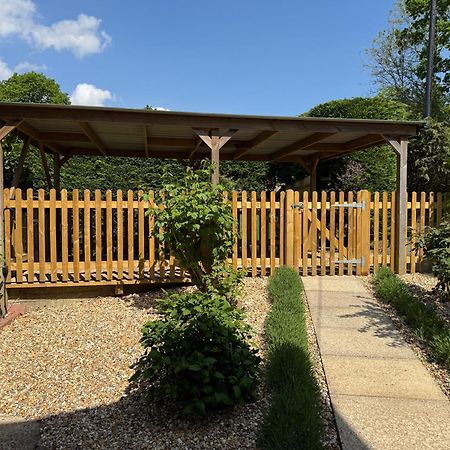 3 Bed Spa Cottage Southwater Exterior foto
